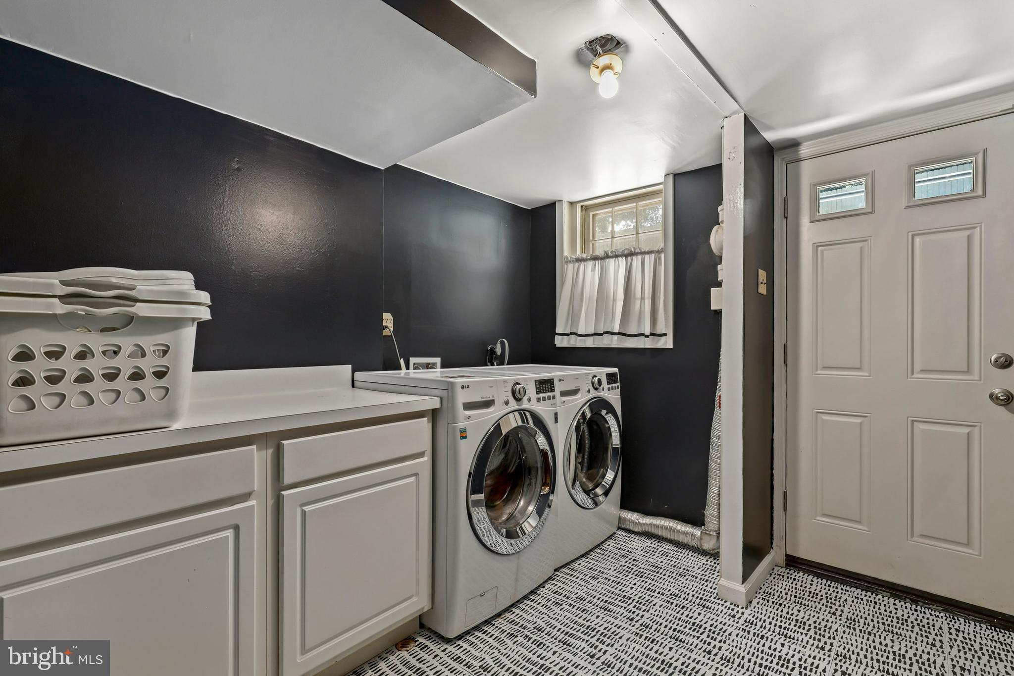 9324 Glenbrook Road Fairfax, VA 22031 - Photo 40 of 57