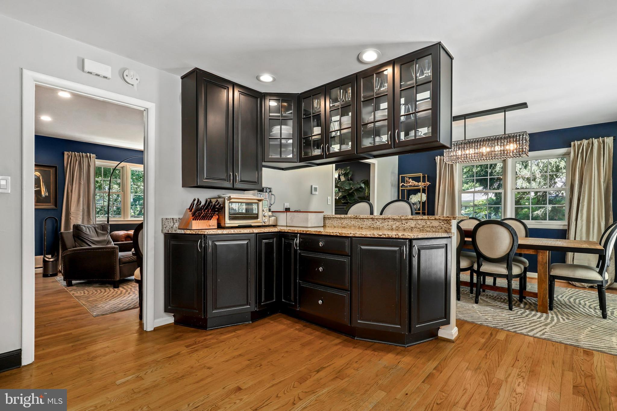 9324 Glenbrook Road Fairfax, VA 22031 - Photo 10 of 57