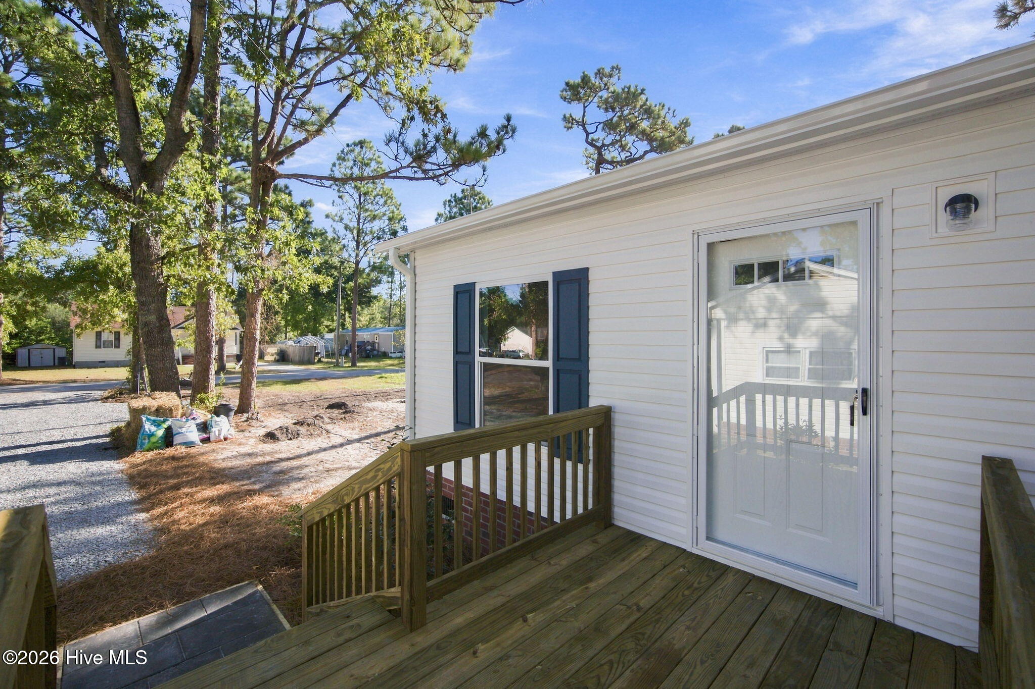 209 Sycamore Road Southport, NC 28461 - Photo 5 of 40 05_beyc6ac159fa17caf