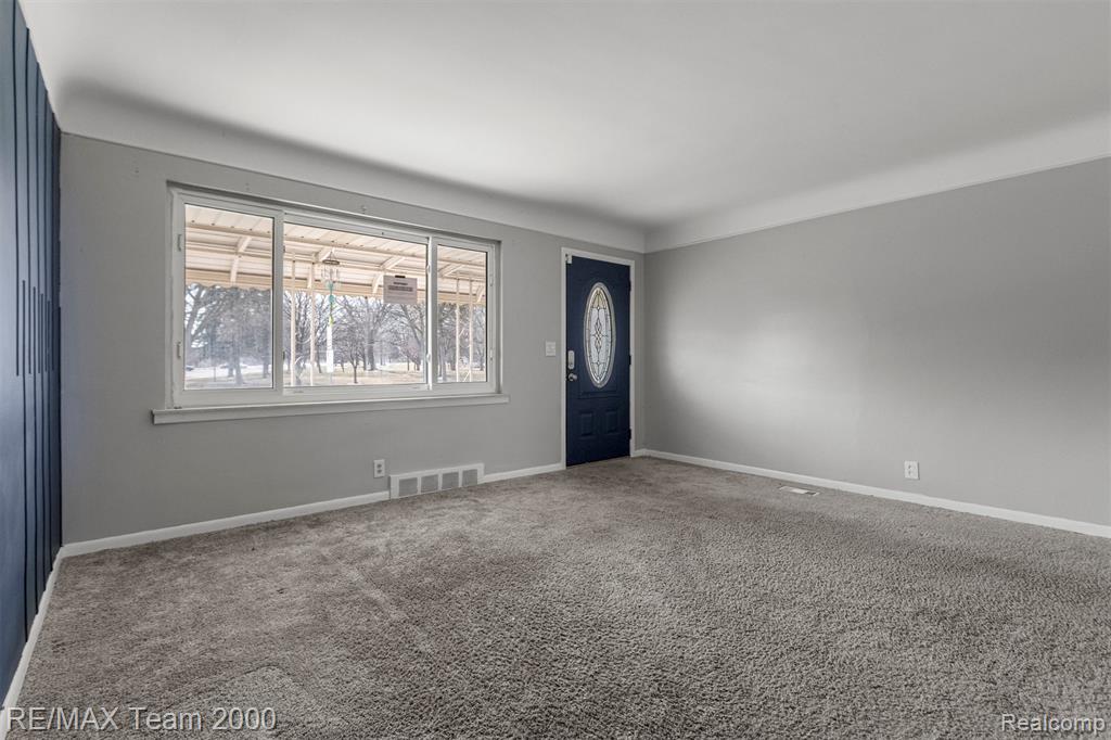 19431 Stephens Eastpointe, MI 48021 - Photo 8 of 46 Gallery Image 8