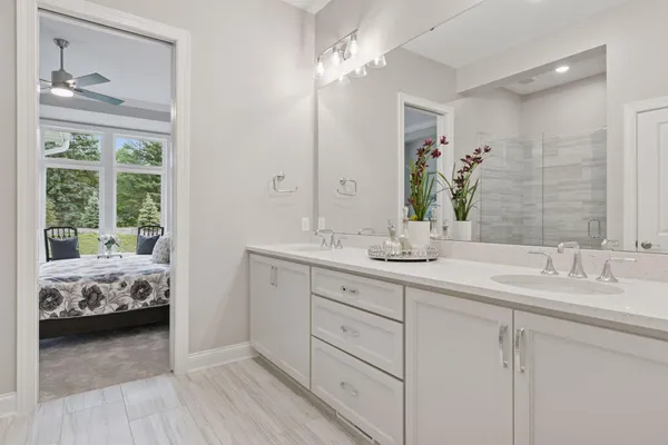 $929,300 | 79 Spring Farm Road, North Oaks, MN 55127