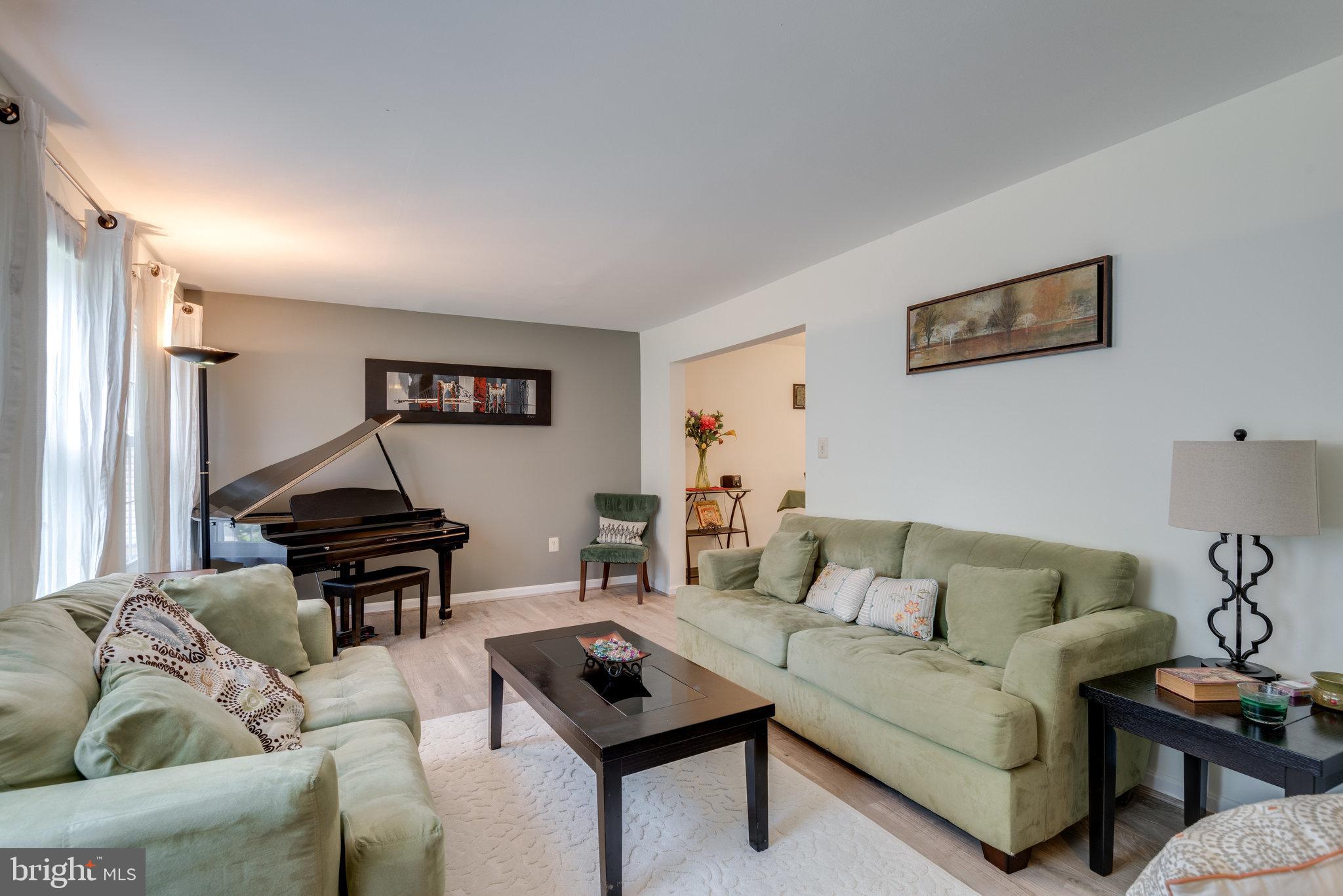 802 Potomac Ridge Court Sterling, VA 20164 - Photo 8 of 57 Gallery Image 8