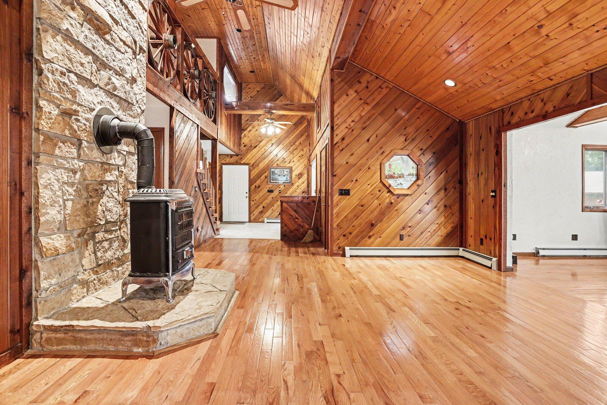 10642 Keller Road Delton, MI 49046 - Photo 8 of 46 004_file_3384