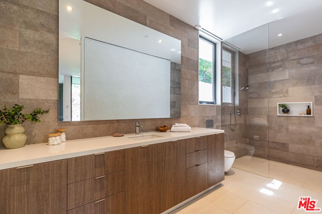 1535 Carla Ridge Beverly Hills, CA 90210 - Photo 23 of 41