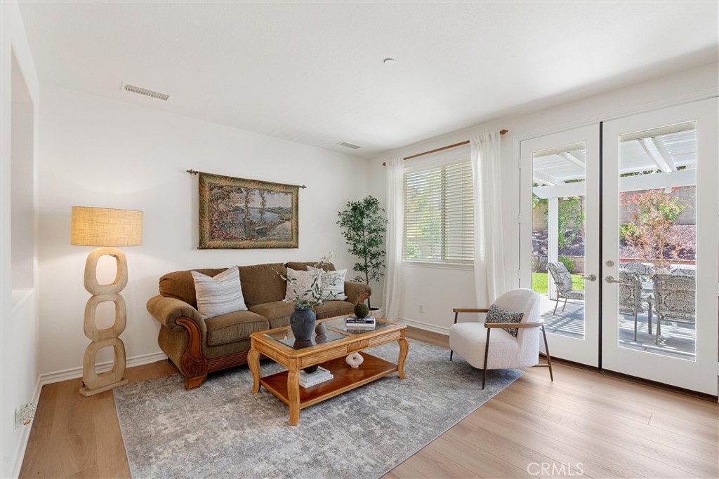 2472 Highwood Road Orange, CA 92867 - Photo 16 of 70 Living Room