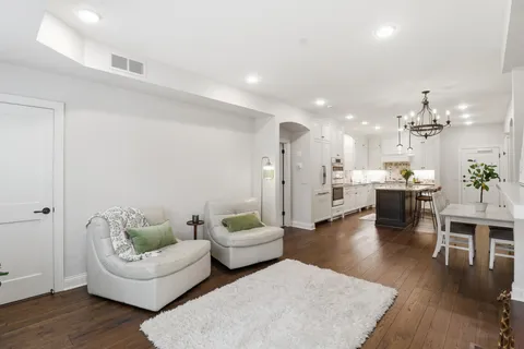 $565,000 | 15420 Oakcroft Place, Unit 123, Minnetonka, MN 55391
