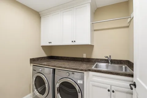 $565,000 | 15420 Oakcroft Place, Unit 123, Minnetonka, MN 55391