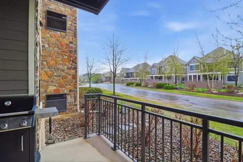 $565,000 | 15420 Oakcroft Place, Unit 123, Minnetonka, MN 55391