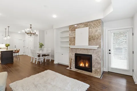 $565,000 | 15420 Oakcroft Place, Unit 123, Minnetonka, MN 55391