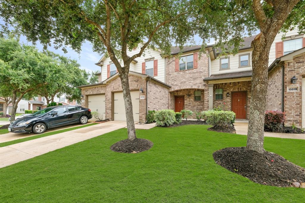 Welcome home to 13015 Cressida Glen in the Crescent Park Village.