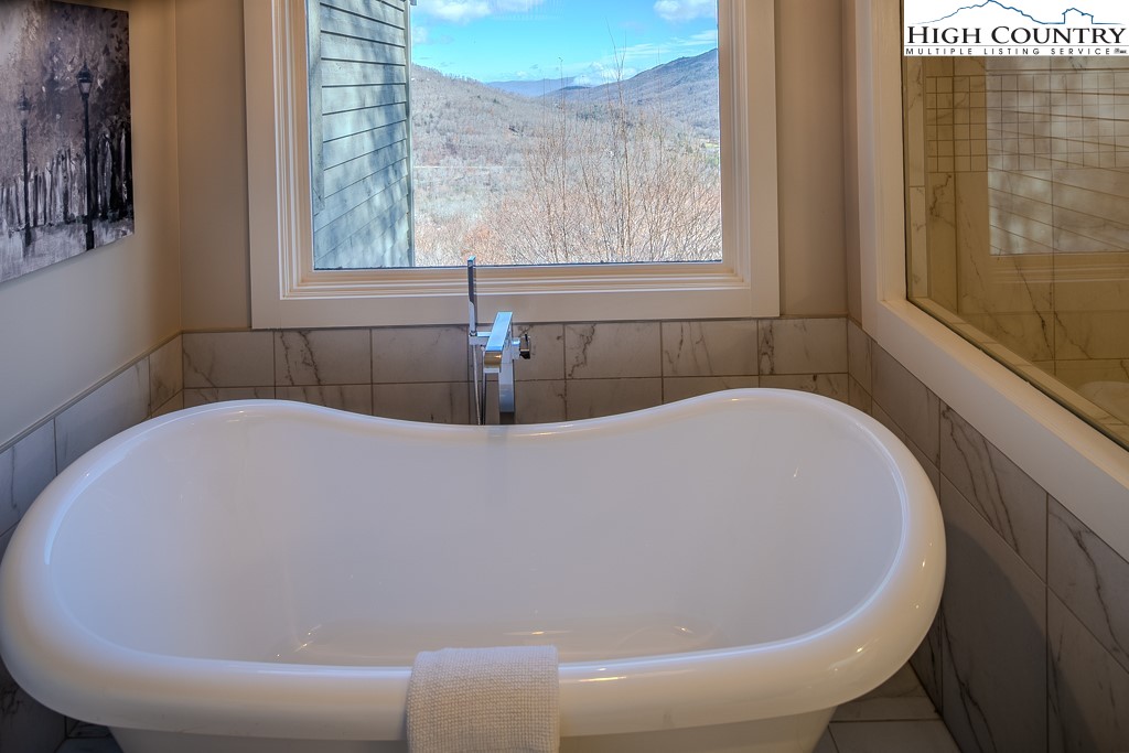 1027 Ridge Drive Linville, NC 28646 - Photo 27 of 40 Gallery Image 27