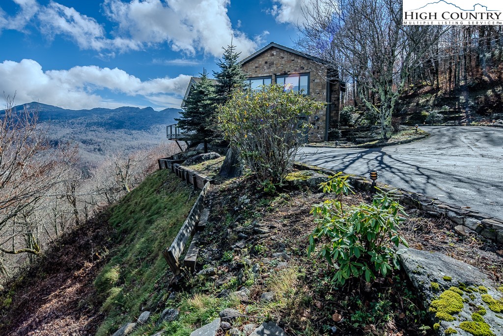 1027 Ridge Drive Linville, NC 28646 - Photo 33 of 40 Gallery Image 33