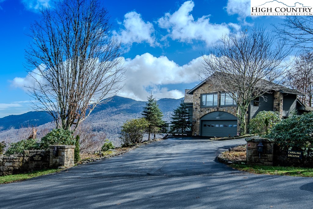 1027 Ridge Drive Linville, NC 28646 - Photo 4 of 40 Gallery Image 4