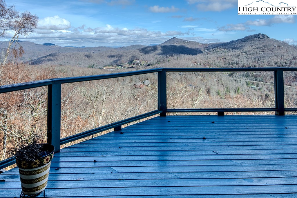 1027 Ridge Drive Linville, NC 28646 - Photo 8 of 40 Gallery Image 8