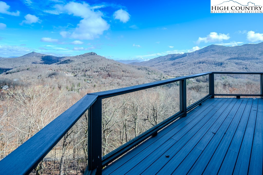 1027 Ridge Drive Linville, NC 28646 - Photo 9 of 40 Gallery Image 9