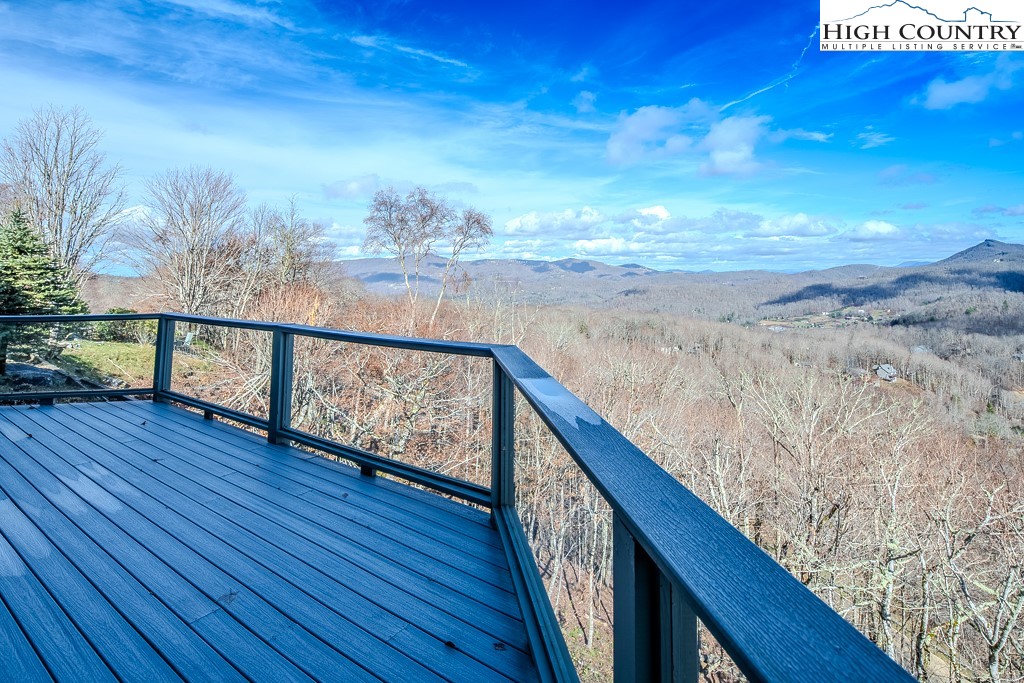 1027 Ridge Drive Linville, NC 28646 - Photo 10 of 40 Gallery Image 10