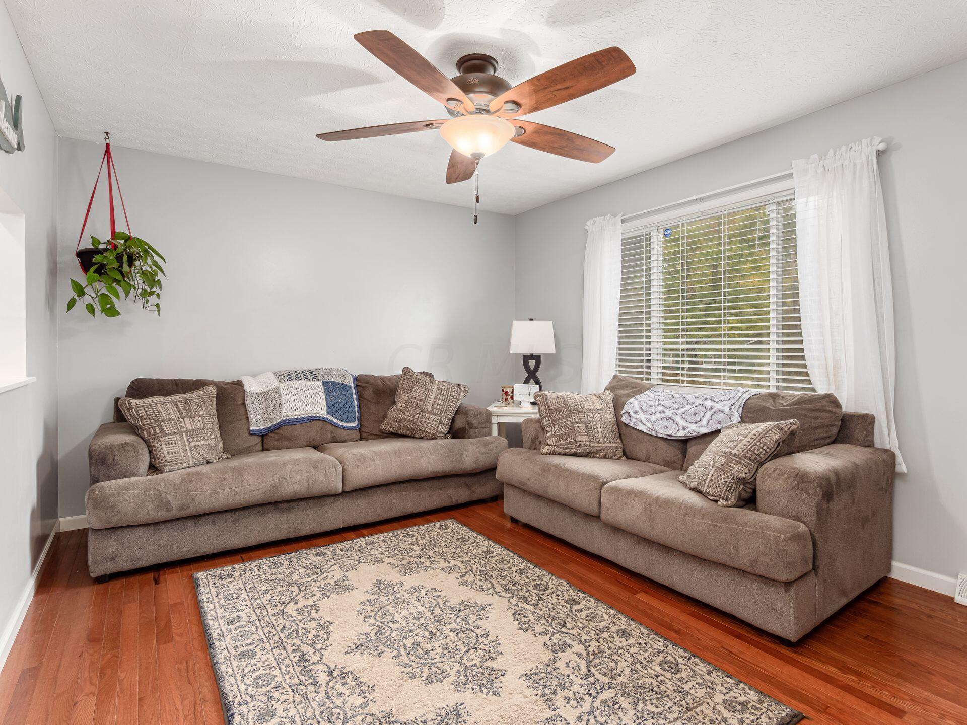 454 Ballman Road Etna, OH 43068 - Photo 4 of 28 Living Room B
