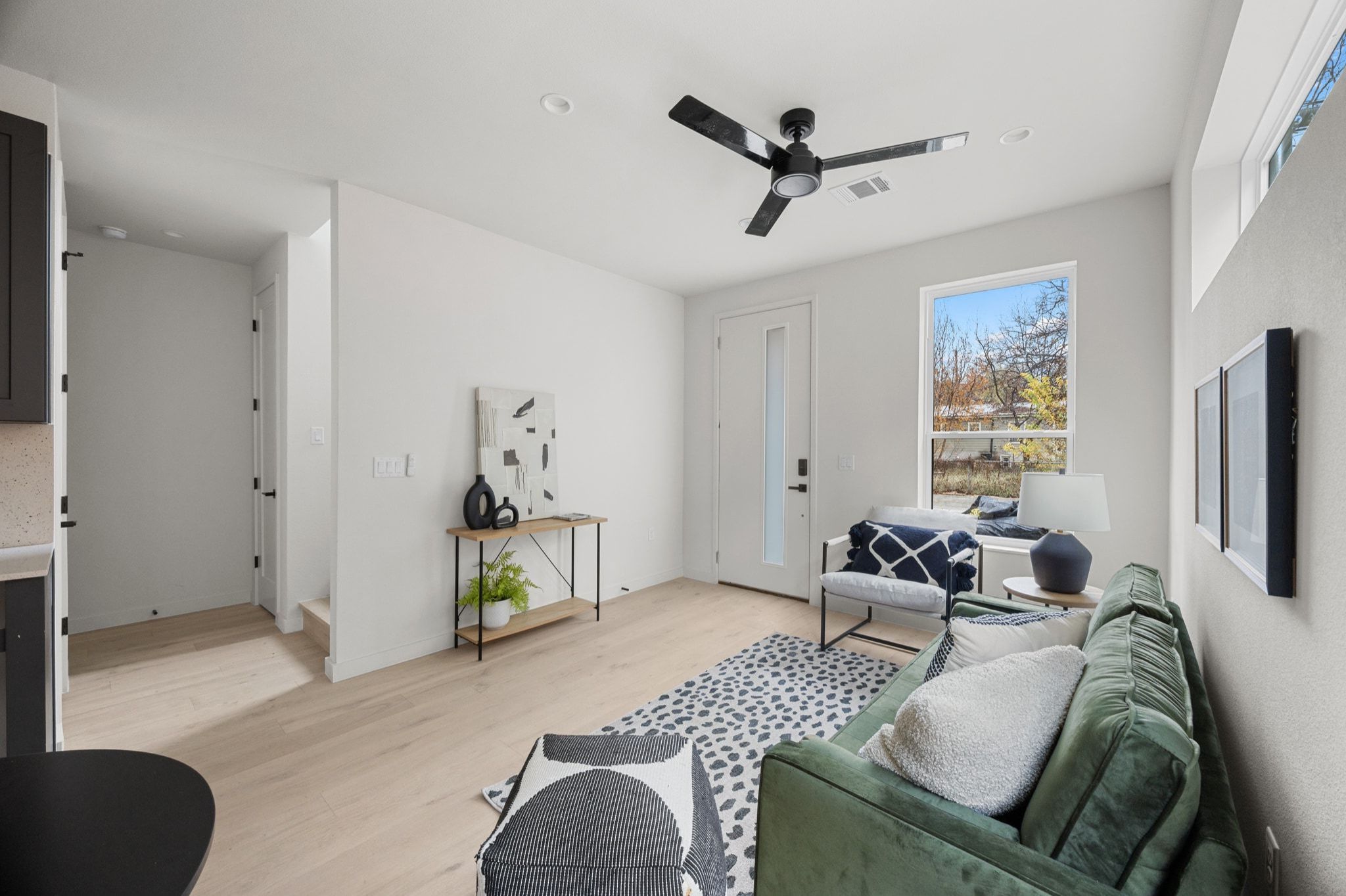 1709 Maple Avenue, Unit 2B Austin, TX 78702 - Photo 6 of 28 Photo is a mirrored image of Unit 2A