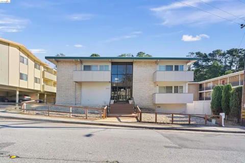 $4,700,000 | 3223 Glendora Drive, San Mateo, CA 94403