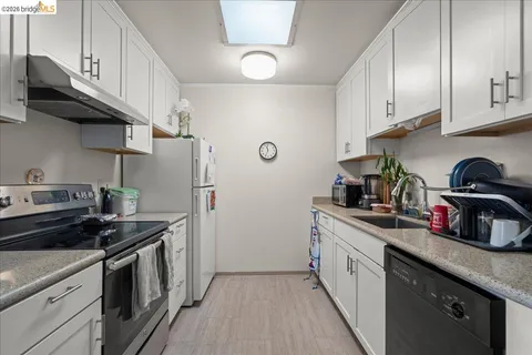 $4,700,000 | 3223 Glendora Drive, San Mateo, CA 94403