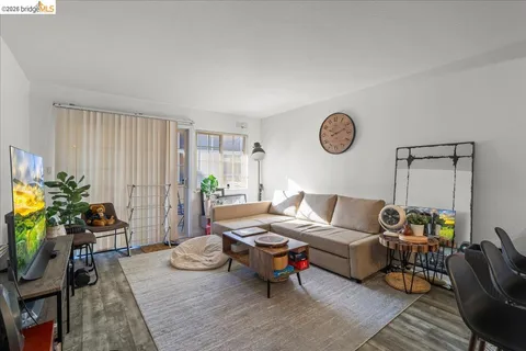 $4,700,000 | 3223 Glendora Drive, San Mateo, CA 94403