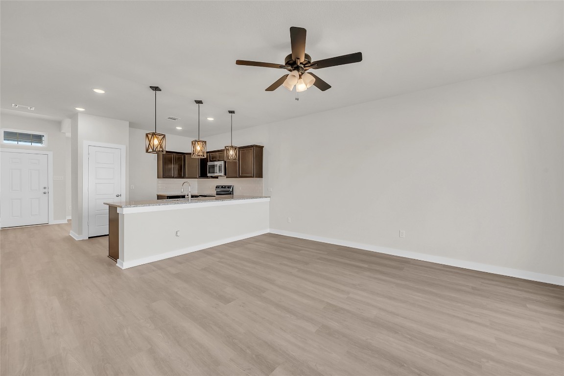 121 Walk Way Jarrell, TX 76537 - Photo 12 of 29