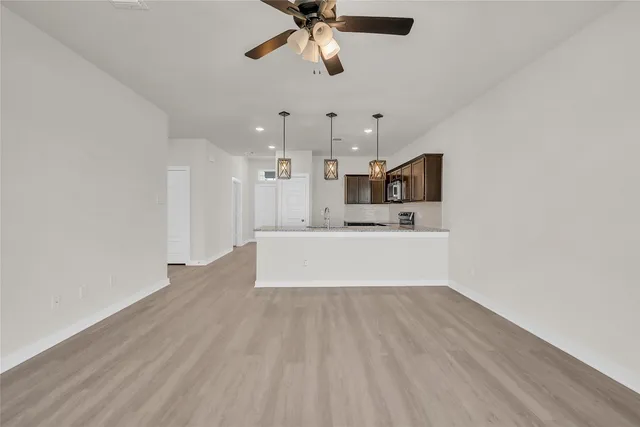 $275,900 | 121 Walk Way, Jarrell, TX 76537