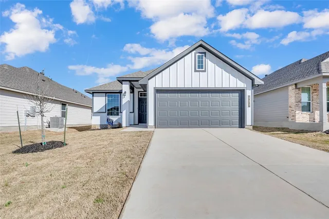 $275,900 | 121 Walk Way, Jarrell, TX 76537