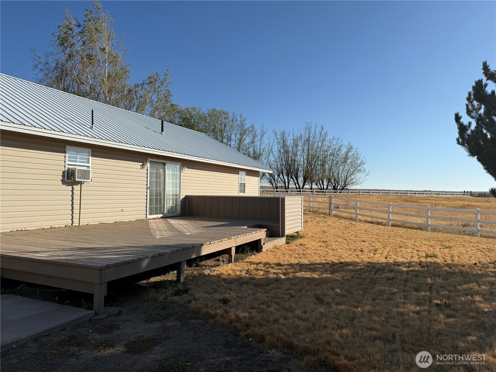 15977 Laney Bros Road East Odessa, WA 99159 - Photo 25 of 33 a view of a outdoor space with lounge chair