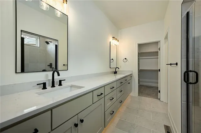 $565,000 | 4412 Northeast Gateway Drive, Lee's Summit, MO 64064