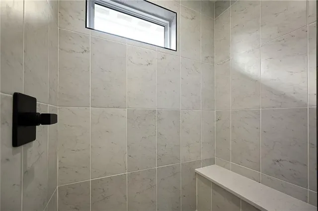 $565,000 | 4412 Northeast Gateway Drive, Lee's Summit, MO 64064