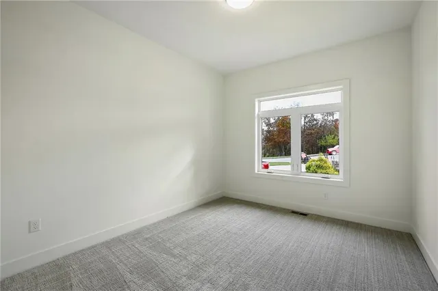 $565,000 | 4412 Northeast Gateway Drive, Lee's Summit, MO 64064