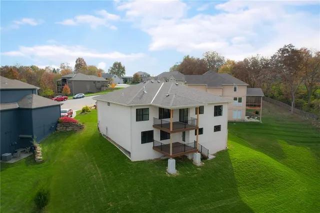 $565,000 | 4412 Northeast Gateway Drive, Lee's Summit, MO 64064