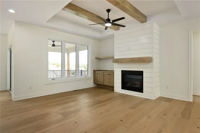 $565,000 | 4412 Northeast Gateway Drive, Lee's Summit, MO 64064