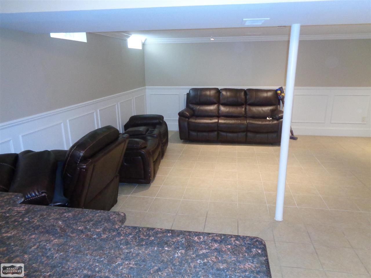 909 Lafayette Court Rochester, MI 48307 - Photo 26 of 44 50046290-25.JPG