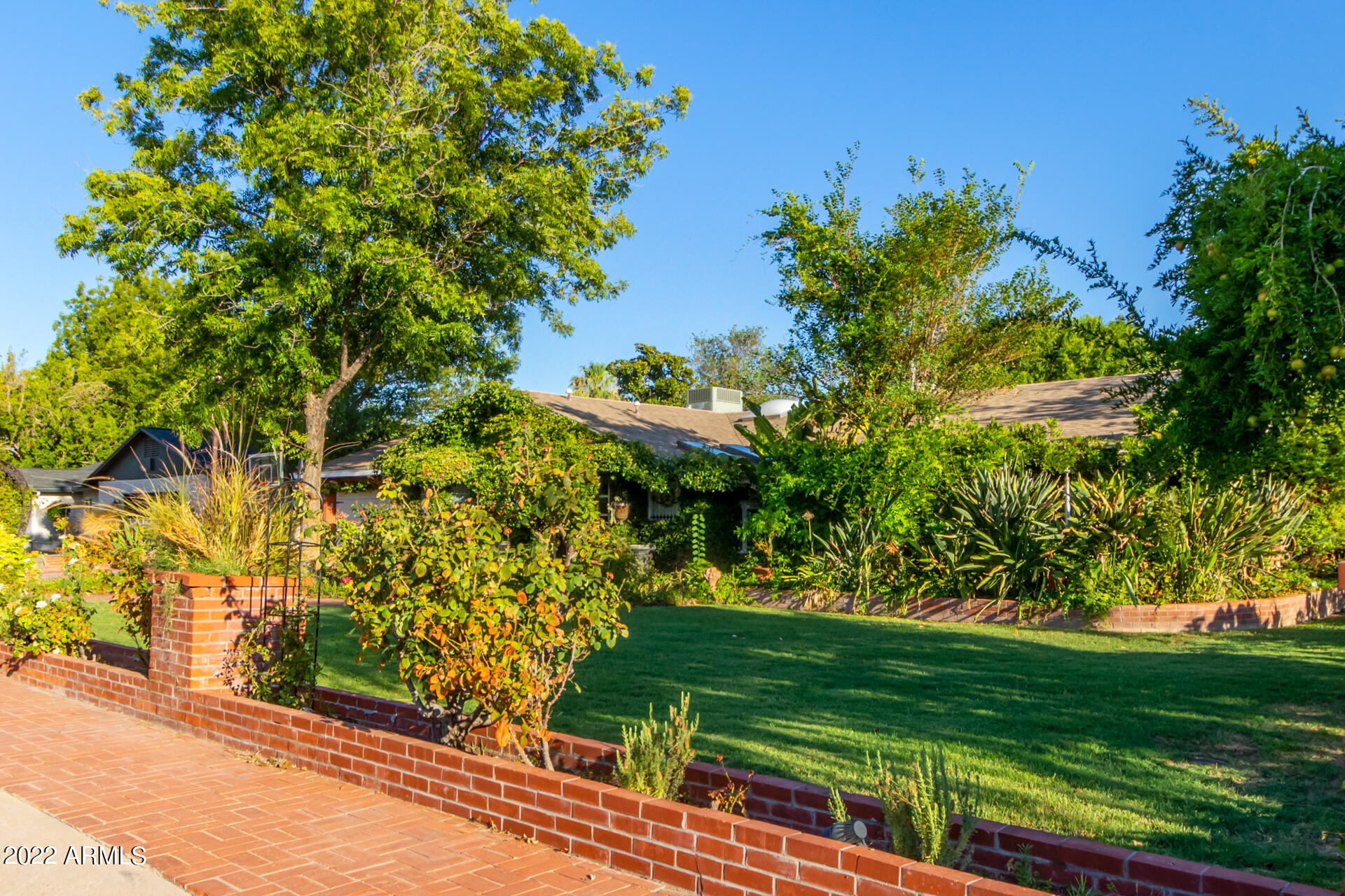 105 East Lamar Road Phoenix, AZ 85012 - Photo 4 of 58 05 Lamar 105