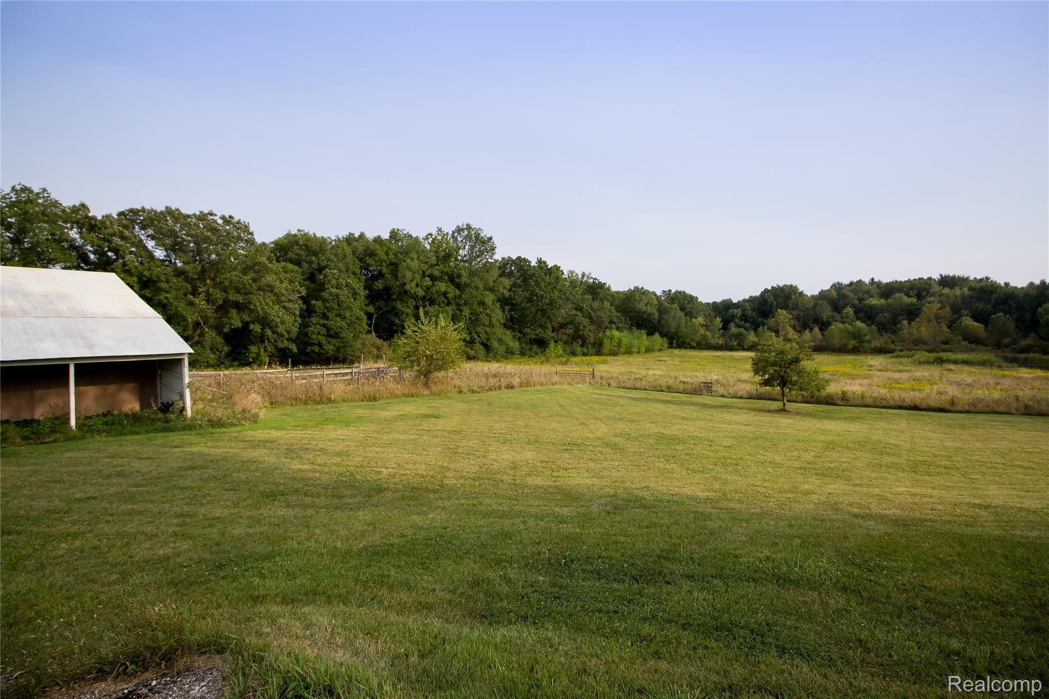8286 Allen Road Fenton, MI 48430 - Photo 30 of 33 IMG_8593.jpg