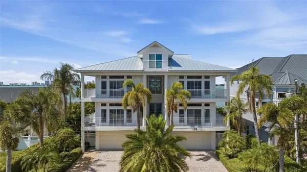 $3,849,000 | 24 North Pine Circle, Belleair, FL 33756