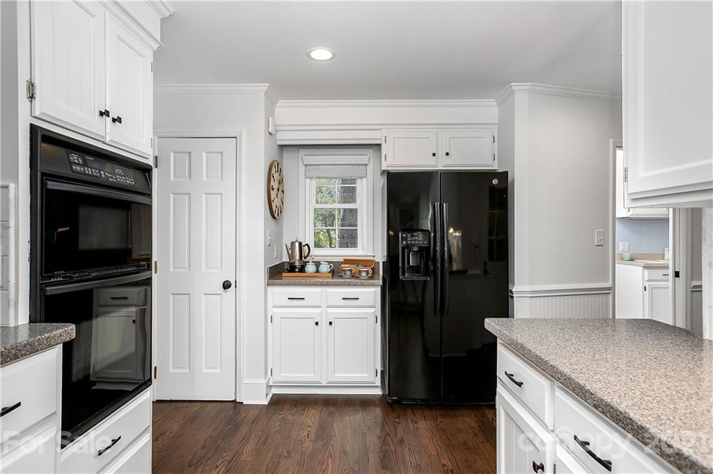 5356 Hillingdon Road Charlotte, NC 28226 - Photo 11 of 28 Gallery Image 11