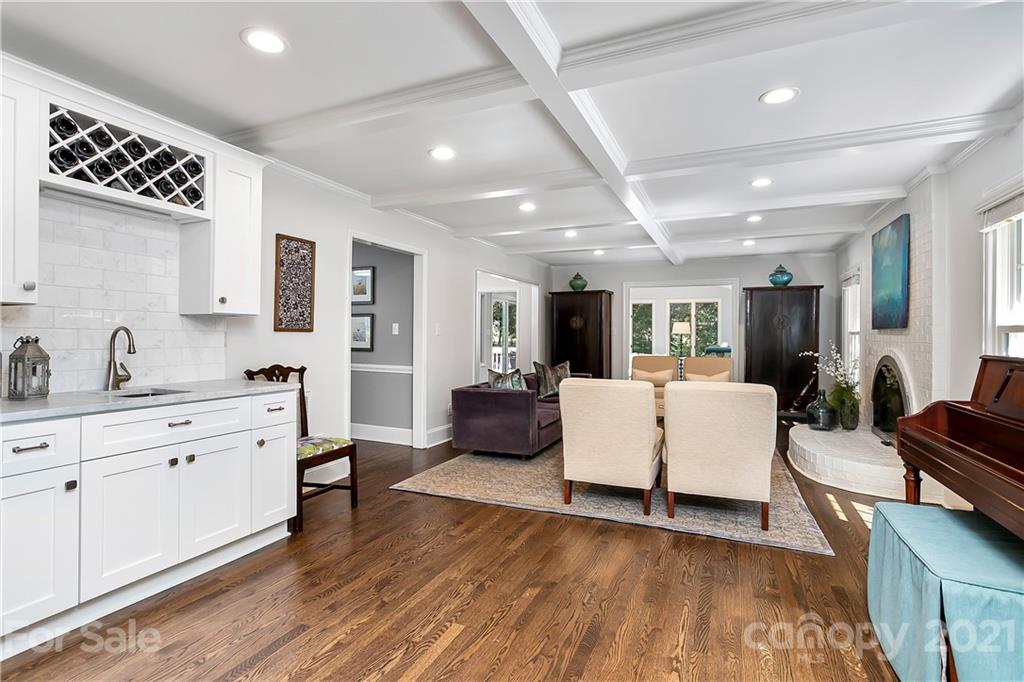 5356 Hillingdon Road Charlotte, NC 28226 - Photo 4 of 28 Gallery Image 4