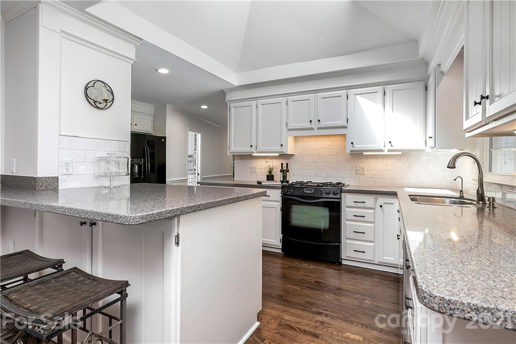 5356 Hillingdon Road Charlotte, NC 28226 - Photo 9 of 28 Gallery Image 9