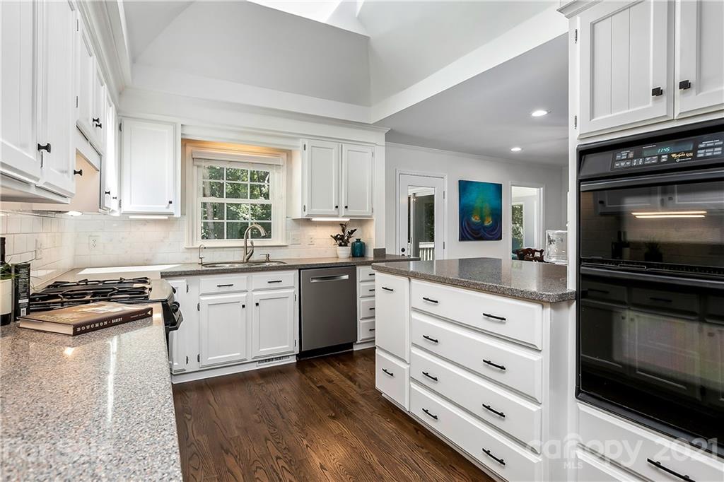 5356 Hillingdon Road Charlotte, NC 28226 - Photo 10 of 28 Gallery Image 10