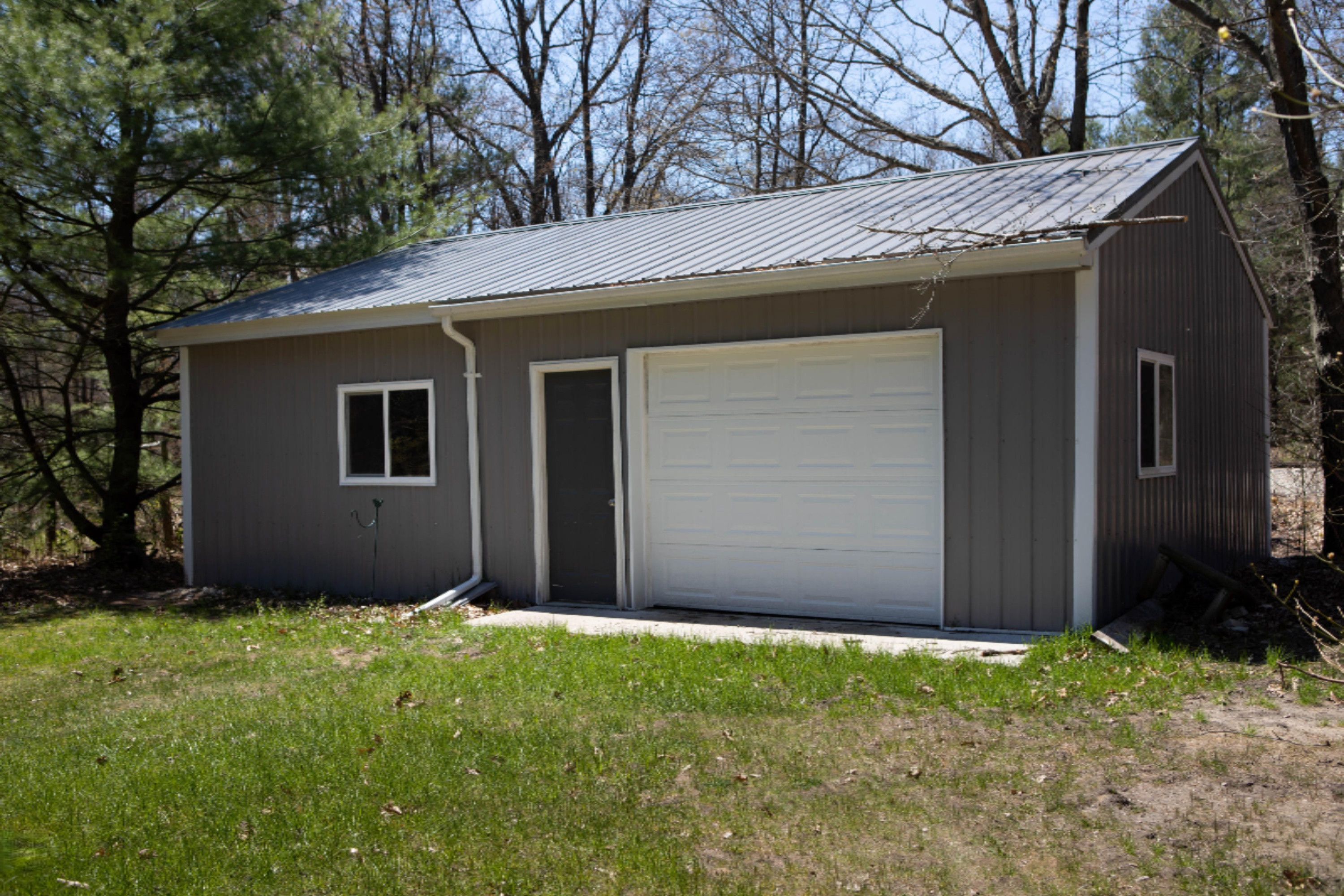 3000 Russell Road Muskegon, MI 49445 - Photo 5 of 32 IMG_7298