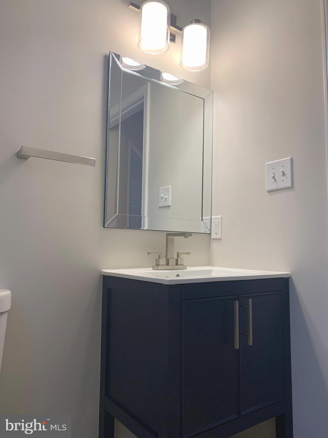18 Springville Way Mount Laurel, NJ 08054 - Photo 16 of 42 POWDER ROOM