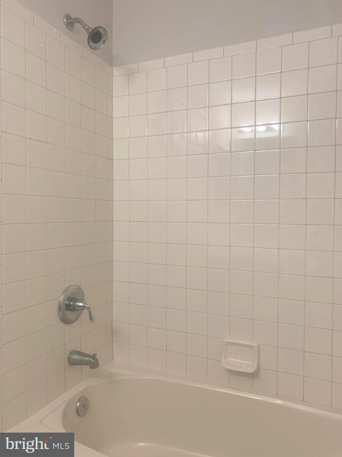 18 Springville Way Mount Laurel, NJ 08054 - Photo 29 of 42 2 ND EN-SUITE BATH/ 2ND BEDROOM