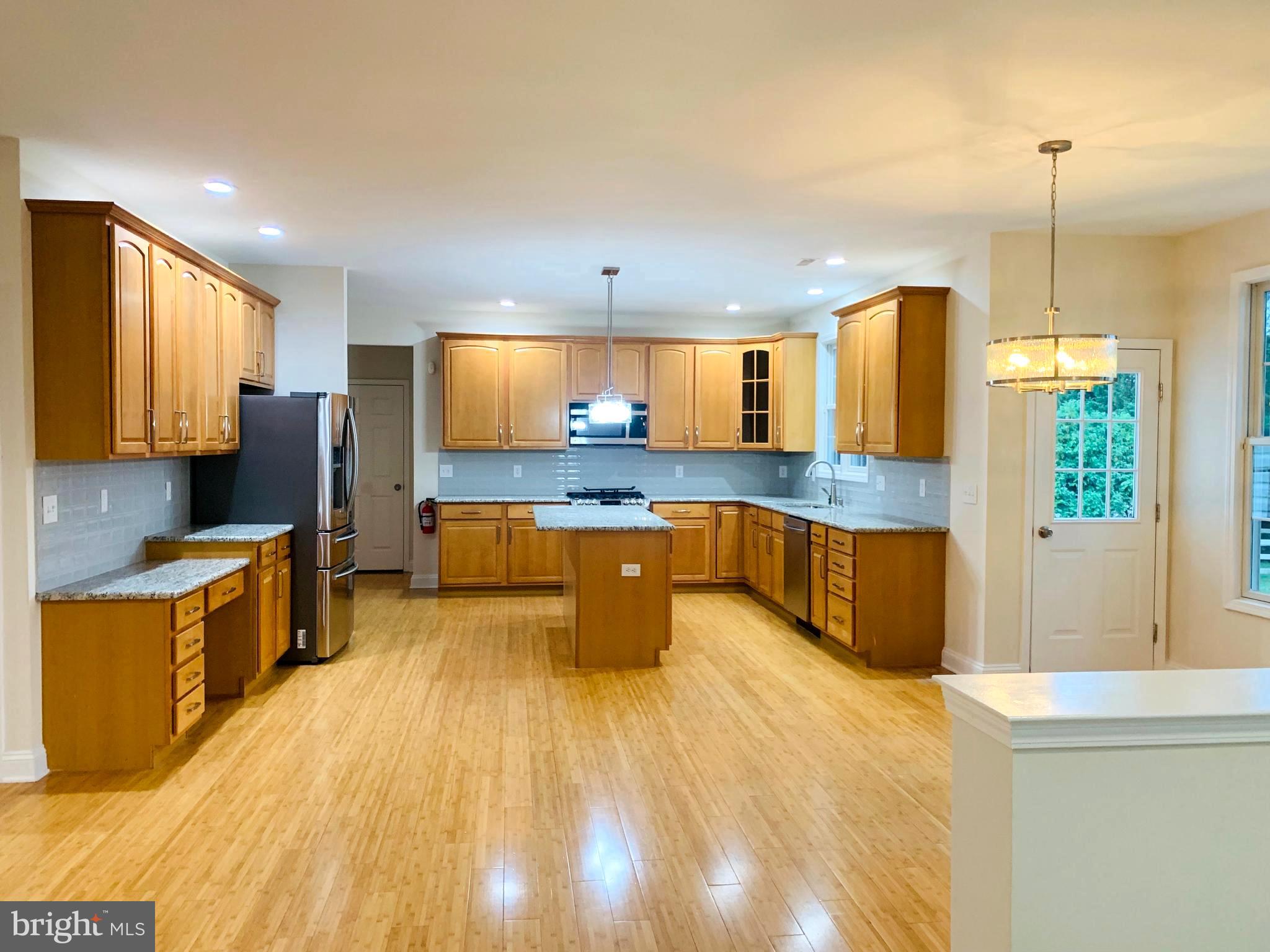 18 Springville Way Mount Laurel, NJ 08054 - Photo 10 of 42 EAT-IN KITCHEN