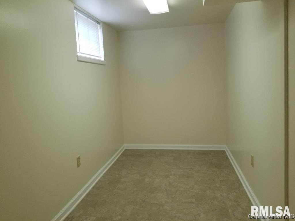 3200 Neptune Avenue Springfield, IL 62707 - Photo 18 of 22