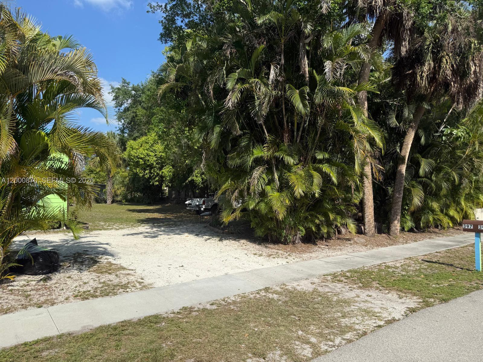397 Miramar Road Fort Myers, FL 33905 - Photo 2 of 8 Gallery Image 2
