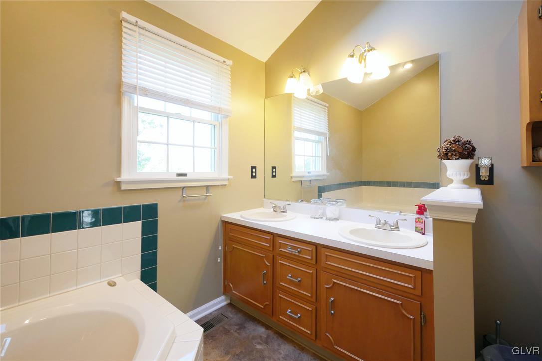 4270 Alder Road Bethlehem, PA 18020 - Photo 21 of 41 Gallery Image 21