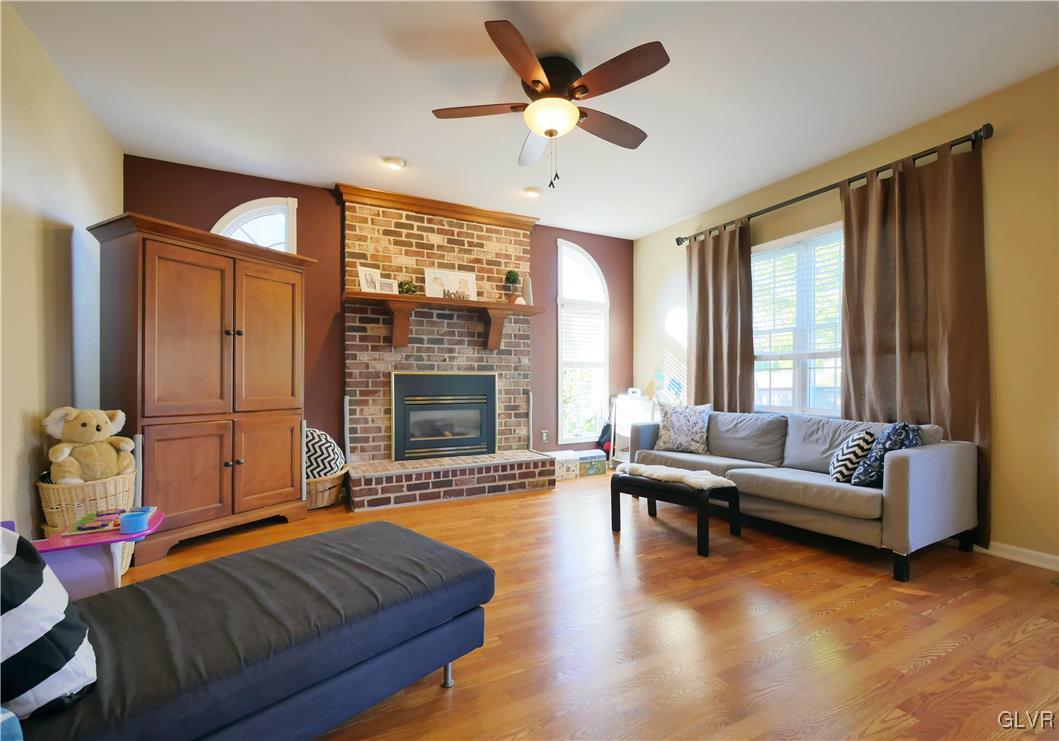 4270 Alder Road Bethlehem, PA 18020 - Photo 3 of 41 Gallery Image 3